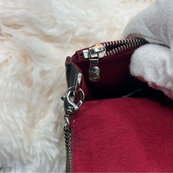 LOUIS VUITTON Calfskin My Lockme Chain Pochette Lie De Vin Etain Creme - Picture 12 of 15